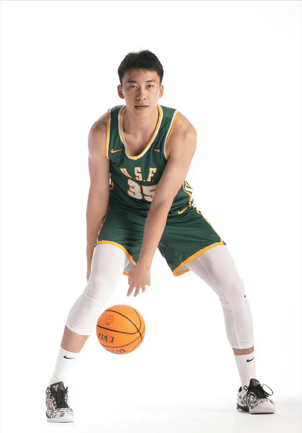 九游平台-穆古鲁扎关键节点高光表现，RNG带队取胜！