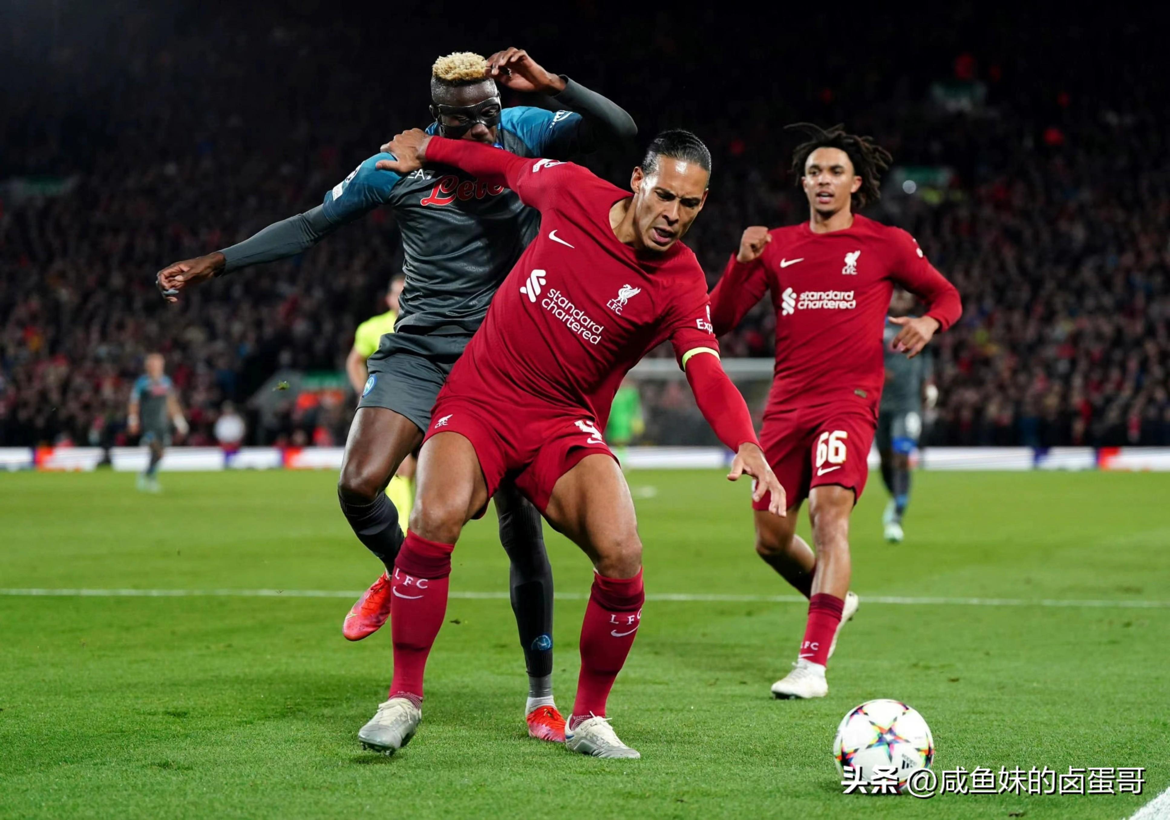 利物浦观众热烈欢呼！，梅西迎来三赛季出色发挥赢得满堂喝彩(利物浦梅西全场集锦)