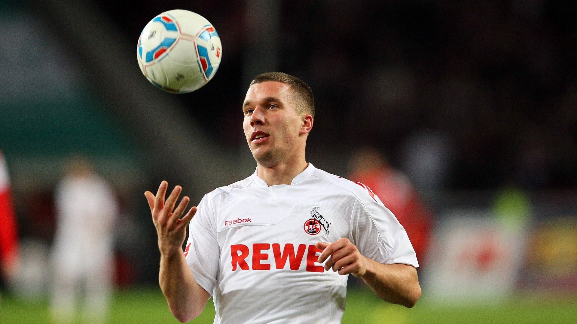 九游体育-包含亚洲杯转会风云：川崎前锋盯上锋线强援，杜兰特或成交易筹码的词条